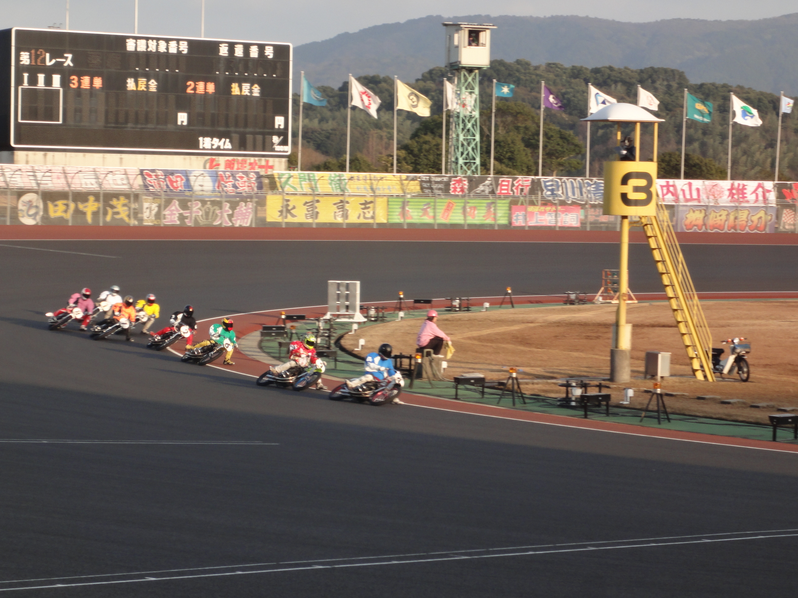 オート レース 飯塚 飯塚オートレース場で勝つための予想法！レースの傾向や特徴について徹底解説！