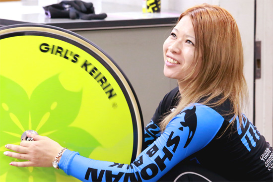 ガールズ競輪　石井寛子選手　グッズまとめ売り ガールズケイリン選手がプロ野球公式戦に登場オッズパーク特別